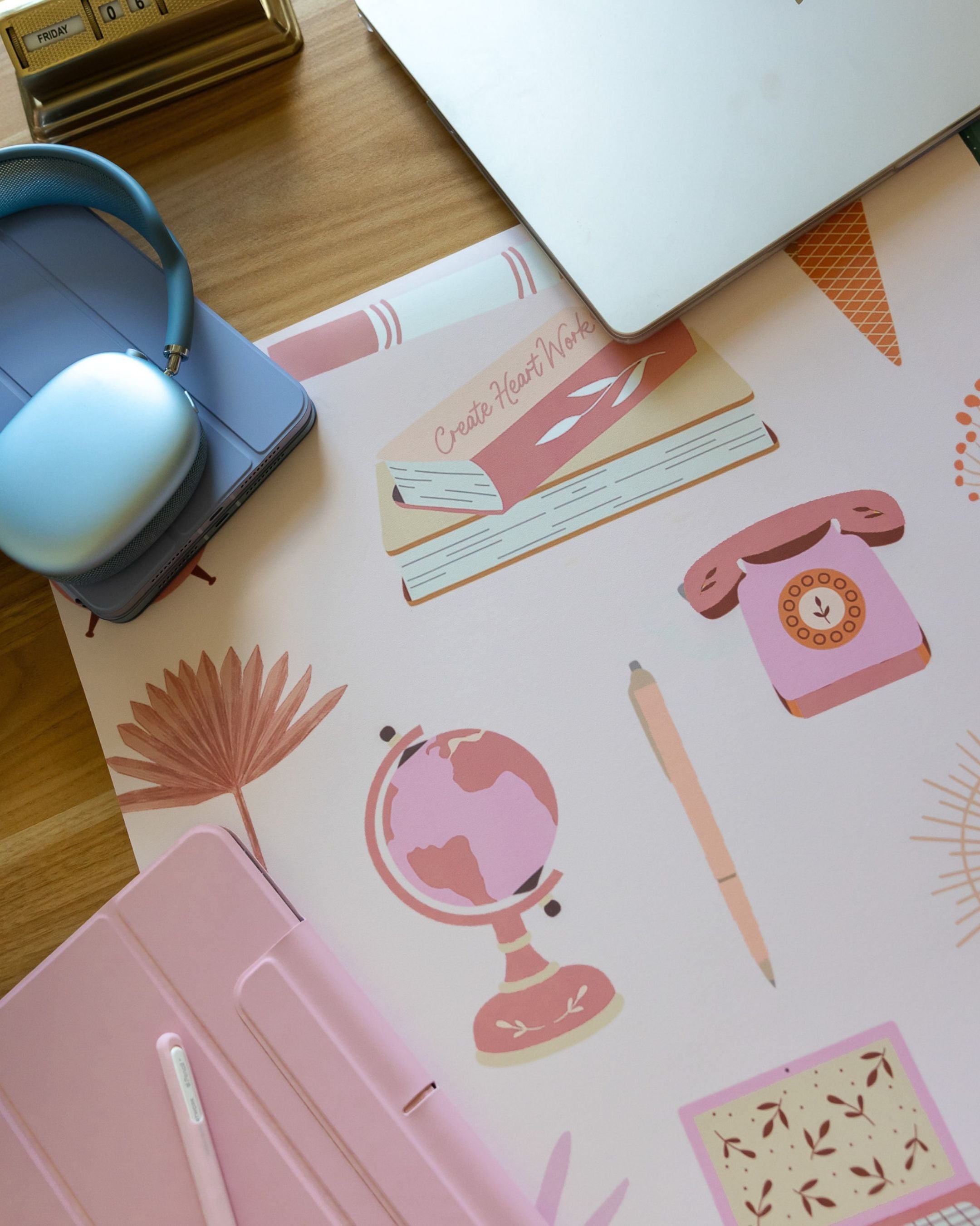 (extra loved) Desk Mats 🖥️